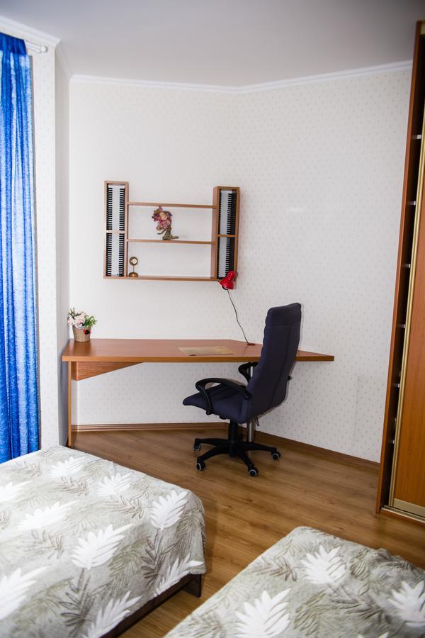 Family Hostel Minsk Buitenkant foto