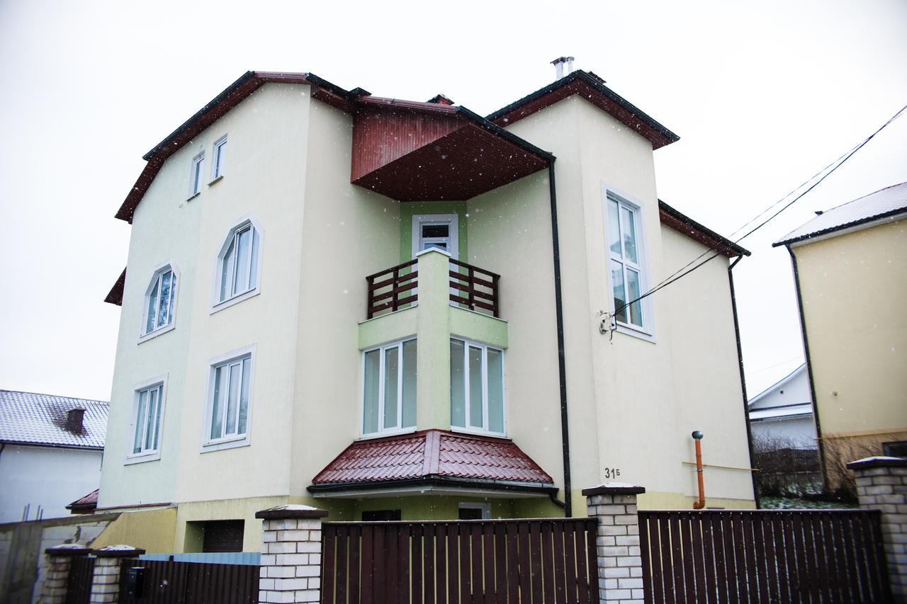 Family Hostel Minsk Buitenkant foto