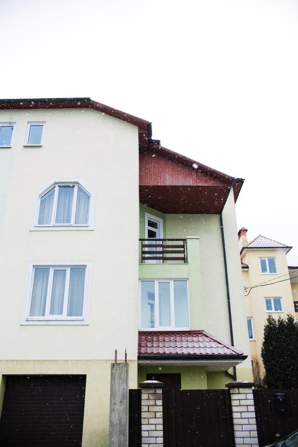 Family Hostel Minsk Buitenkant foto